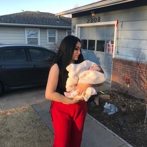 Meet your Posher, Caressa